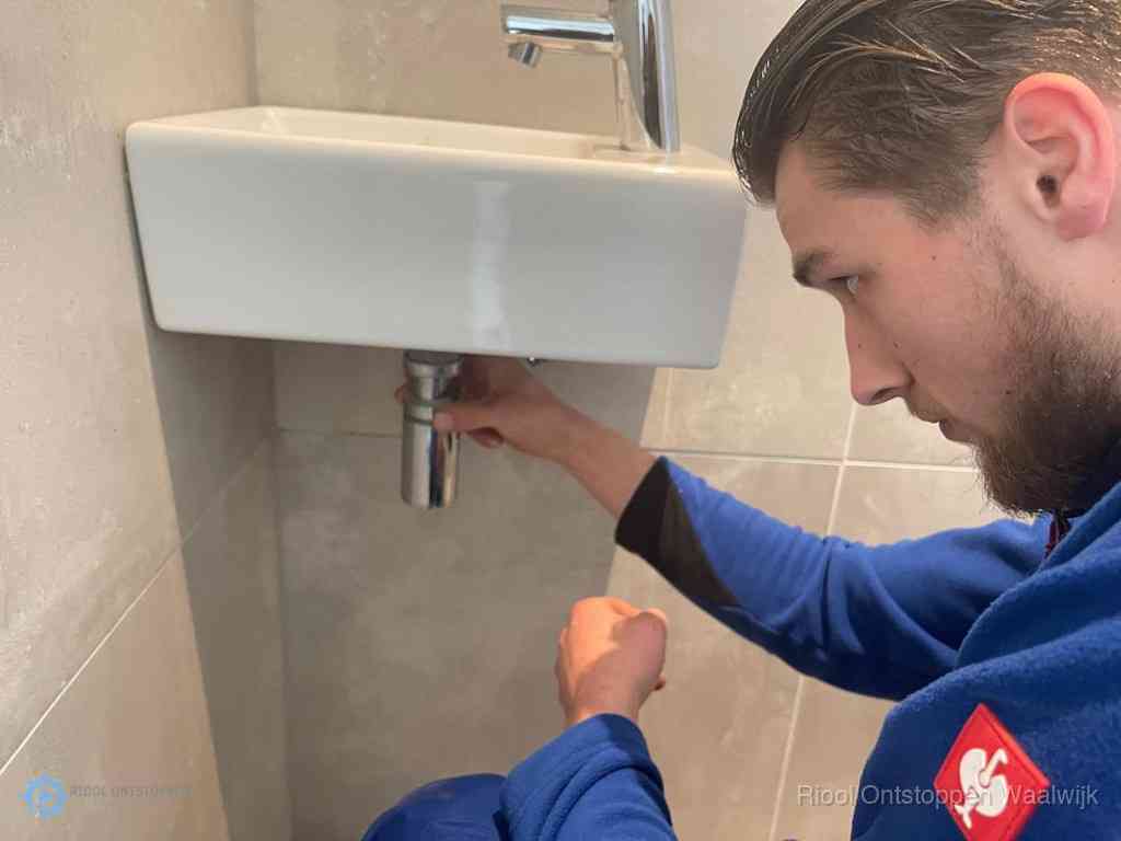 Wastafel Ontstoppen Waalwijk